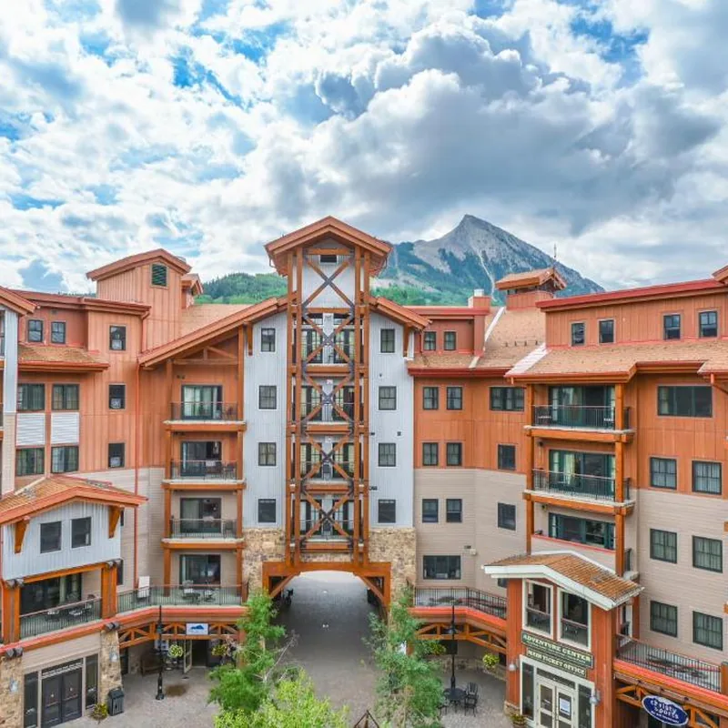 Lodge at Mountaineer Square